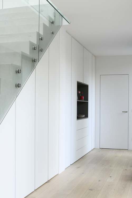 Garderobe unter Treppe