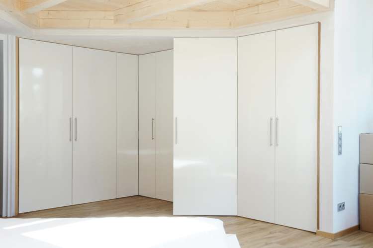 Kleiderschrank HG auf Kleiderschrank HG auf