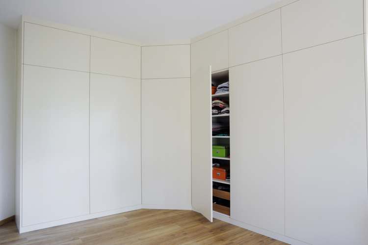 Kleiderschrank TipOn beige auf Kleiderschrank TipOn beige auf