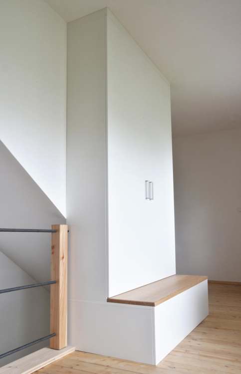Hochschrank mit Bank Hochschrank mit Bank